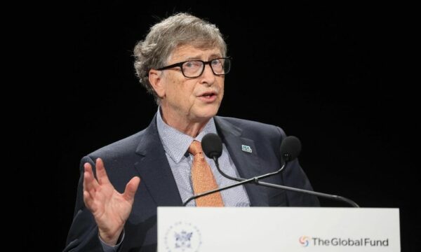 “I prossimi 4-6 mesi potrebbero essere i peggiori della pandemia negli Stati Uniti”: ecco la previsione di Bill Gates