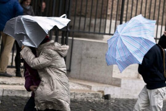 Prossime 48 ore : Italia bersaglio di rovesci e temporali, anche forti e con grandine