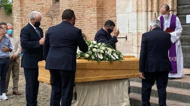 Addio alla maestra Tiziana, 40 anni. Ennesima vittima della terra dei fuochi