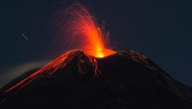 Allerta per nubi di cenere sull’Etna. Limitazioni ai voli