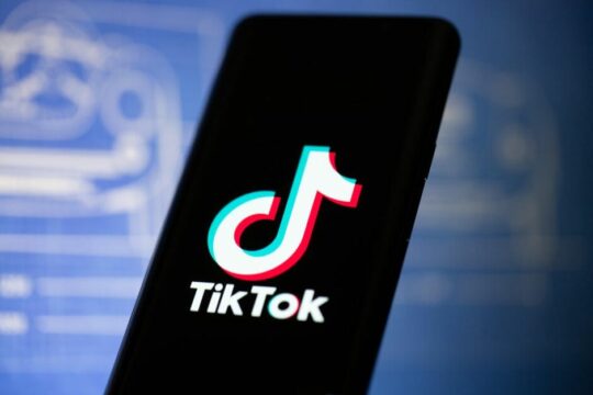 Rischio suicidi tra i minori: bloccato TikTok