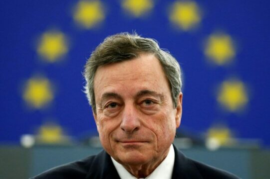 Ultim’ora: Draghi al parlamento “Natale sicuro ma serve vaccinarsi per non chiudere”