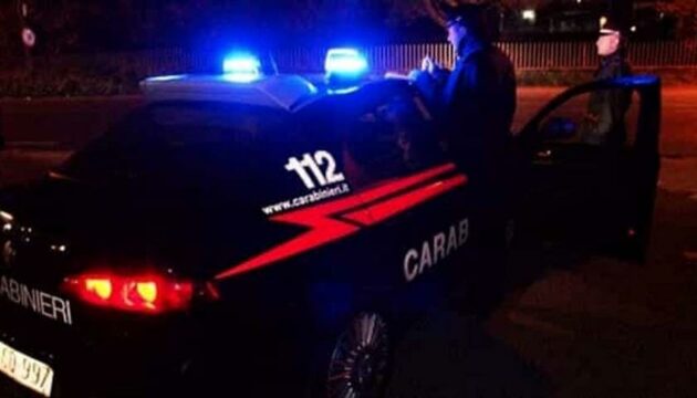 Arrestati due carabinieri a Napoli: favori ai clan, droga rubata agli spacciatori e rivenduta