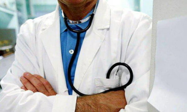 Ginecologo accusato di abusi sessuali sulle sue pazienti: “sono scappata dall’ambulatorio, ero sconvolta”
