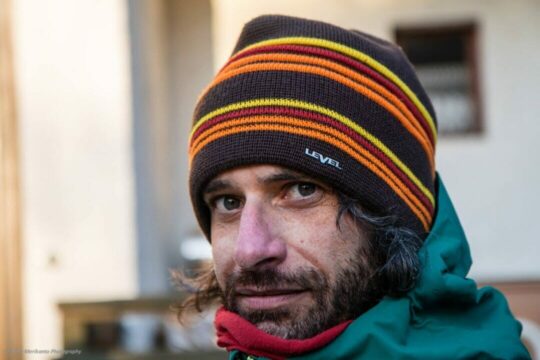 Luca Pandolfi, campione di freeride, travolto da una valanga: muore a 47 anni nella sua ultima discesa