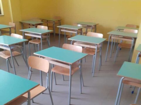Le scuole devono riaprire, il Tar ha sospeso l’ordinanza della #Campania firmata da #DeLuca.