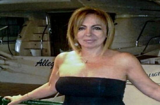 AstraZeneca, la 54enne di Napoli è in gravi condizioni. I sanitari confermano: “Somministrato lotto incriminato”