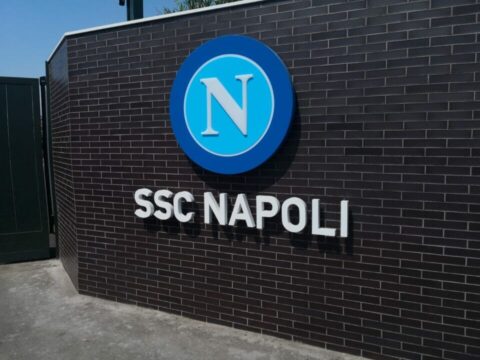 Napoli, nel futuro grandi novità: uffici, maglie, allenatore e calciomercato