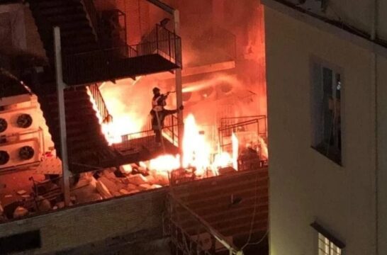 Un incendio devasta Napoli: rinvenuto il corpo carbonizzato di una donna