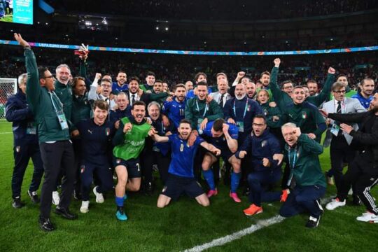 Italia sei meravigliosa :  Jorginho porta gli azzurri in finale