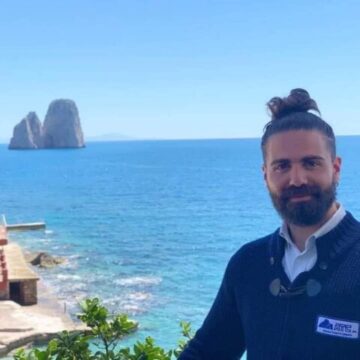 Bus precipitato a Capri: “Emanuele morto per i traumi non per il malore”, primi esiti dell’autopsia