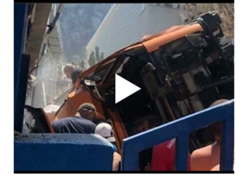 Aggiornamento Ultim’ora :Capri, autobus precipita a Marina Grande, purtroppo è morto l’ autista , alcuni feriti sarebbero gravi