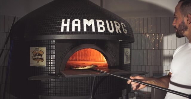 L’antica pizzeria da Michele apre ad Amburgo.