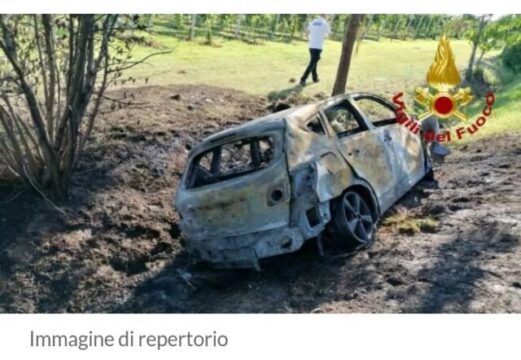 È mistero nelle campagne di Terni: all’interno di un automobile è stato ritrovato il cadavere di una donna carbonizzato