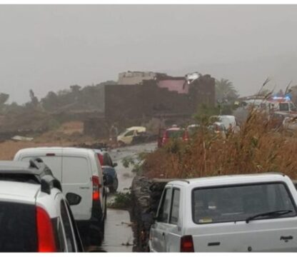 Devastante tromba d’aria a Pantelleria, auto spazzate via e tetti sfondati. 2 morti e 9 feriti