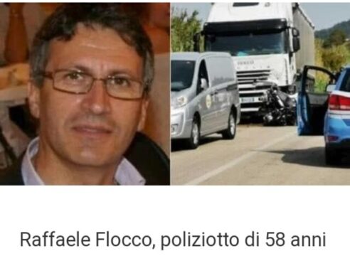 Uno schianto tremendo: finisce con la moto sotto un camion. Il poliziotto Raffaele Fiocco muore a 58 anni