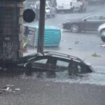 Nubifragio a Catania: uomo muore travolto dall’acqua, strade come fiumi in piena