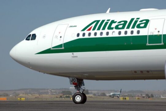 Alitalia chiude, l’ultimo volo è il Cagliari-Roma del 14 ottobre
