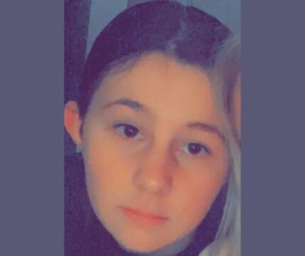 Ava, 12 anni, uccisa a coltellate durante una rissa mentre guarda le luci di Natale
