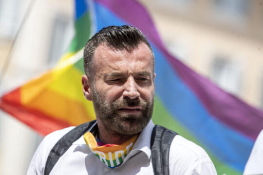 Alessandro Zan  a Verissimo senza filtri: “Quando ho detto a papà di essere gay è stata una tragedia”