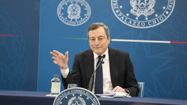 Ultim’ora: Draghi:”gli Ospedali sono pieni di No Vax, molti problemi dipendono da loro.”