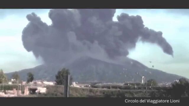 Vesuvio, allarme scienziati l’eruzione  è prossima: “Se erutta 600mila vittime in 300 secondi”