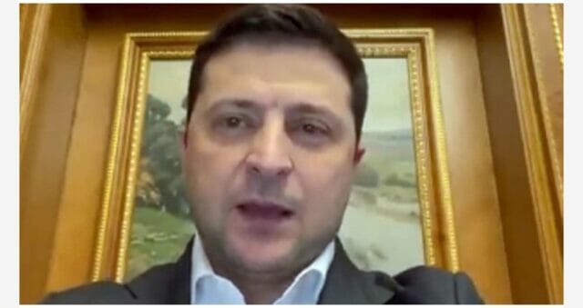 Zelensky: «Su Donbass e Crimea possiamo trovare un compromesso. Putin? Un criminale di guerra»