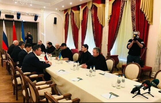 ULTIM’ORA – Dopo oltre tre ore si è chiuso il primo round di colloqui tra le delegazioni di Mosca e Kiev