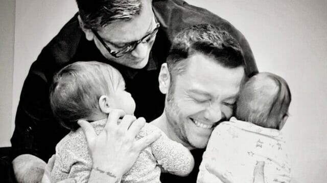 Tiziano Ferro papà di due bimbi, foto di famiglia sui social