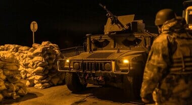 Guerra: “La Russia ritira le truppe che circondavano Kiev e Chernobyl” . Zelensky: “Cerchiamo pace senza indugio”