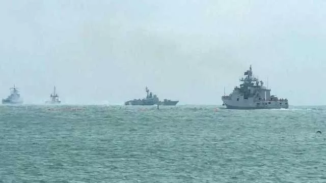 Guerra, Zelensky rinuncia alla Nato: “Non possiamo entrare”. Notte di combattimenti, navi russe bombardano Odessa e Mariupol