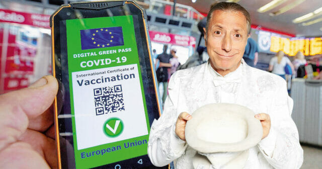 Pippo Franco a processo: finse il vaccino per avere il Green Pass