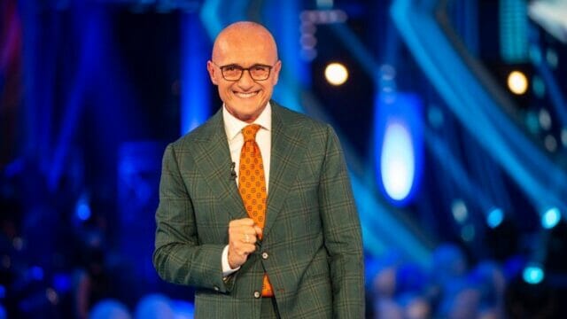 Guerra Corona-Signorini: il Tribunale ordina la rimozione dei video, ma l’avvocato di Fabrizio esulta: ‘Abbiamo vinto!’