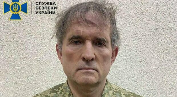 Guerra, catturato oligarca filorusso: Zelensky propone scambio con i prigionieri ucraini. Biden accusa Putin: È un genocidio, vuole cancellare gli ucraini”