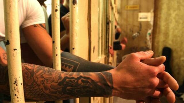 Muore un detenuto nel carcere di Secondigliano: Il Garante Ciambriello: “Si continua a morire di carcere e in carcere”