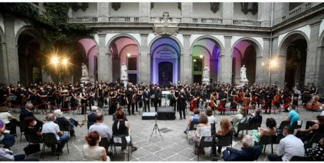 NUOVA ORCHESTRA SCARLATTI | Concerto sinfonico della Scarlatti Junior, 140 giovani musicisti al Cortile delle Statue
