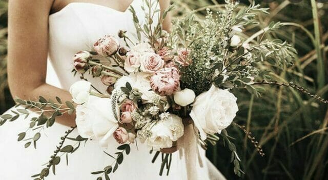 La sposa è in ritardo, il matrimonio inizia senza di lei
