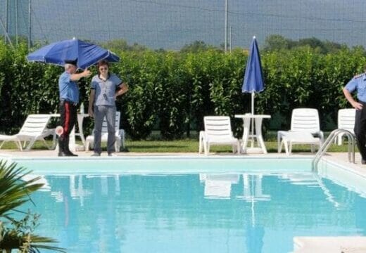 Bimba di 11 anni resta sott’acqua in piscina: ritrovata in pieno arresto cardiaco