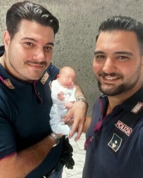 Marco,agente di polizia, aiuta una donna a partorire:il piccolo nato porta il suo nome.