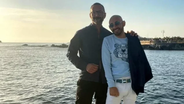 Omofobia, coppia gay insultata e allontanata da una spiaggia. “Ѐ stata lesa la nostra dignità di esseri umani”