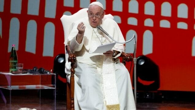 Papa Francesco ai giovani: “Il nostro capitalismo vuole aiutare i poveri ma non li stima e senza stimare i poveri non si combatte nessuna miseria”