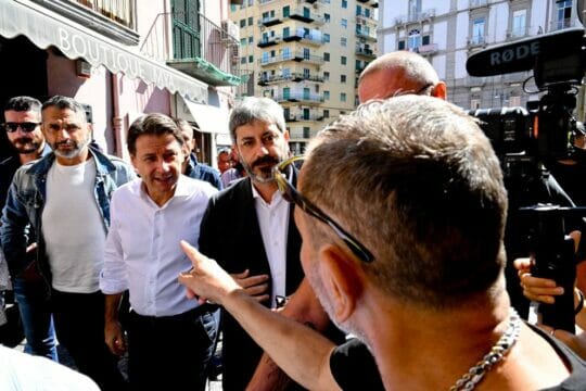 Elezioni,Conte chiude la campagna elettorale:”Renzi e Meloni prendono 500 euro al giorno e fanno la guerra ai poveri”
