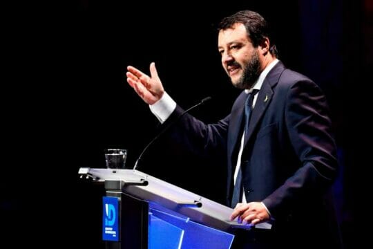 Salvini su stop vendita di auto a benzina e diesel:”Errore gravissimo,così si favorisce la Cina, farò di tutto per fermarlo”