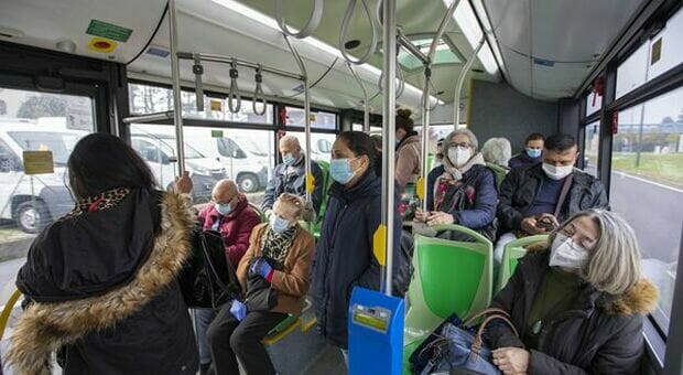 Covid, dal 30 settembre cade l’obbligo di mascherina sui mezzi pubblici