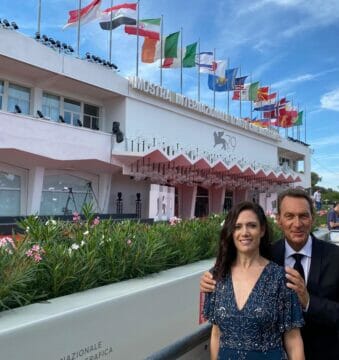 Samuela Sardo riceve il Premio  Internazionale European Awards Soap and Series al Salotto delle Celebrità a Venezia79