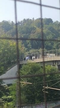 Ultim’ora:dopo 31 ore in bilico sul ponte , l’uomo che minacciava di suicidarsi è stato finalmente messo in salvo