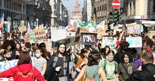 “No Meloni Day”: scuole in tutta Italia scendono in piazza contro il governo