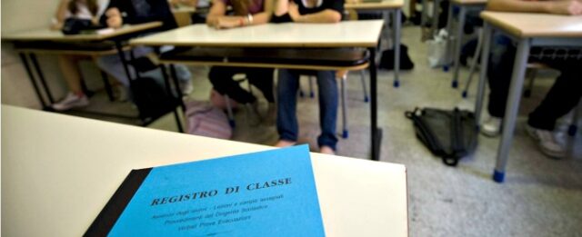 Studente di 16 anni ha un malore:  salvato col defibrillatore dei professori