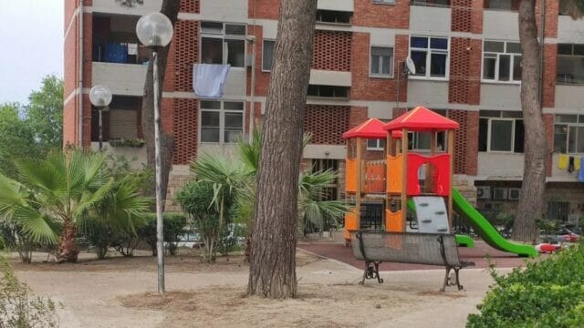 35enne palpeggia una bambina in un parchetto: denunciato per violenza sessuale