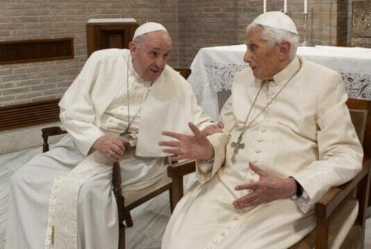 Benedetto XVI “santo subito?”:i fedeli lo chiedono ma la decisione spetterà a Papa Francesco